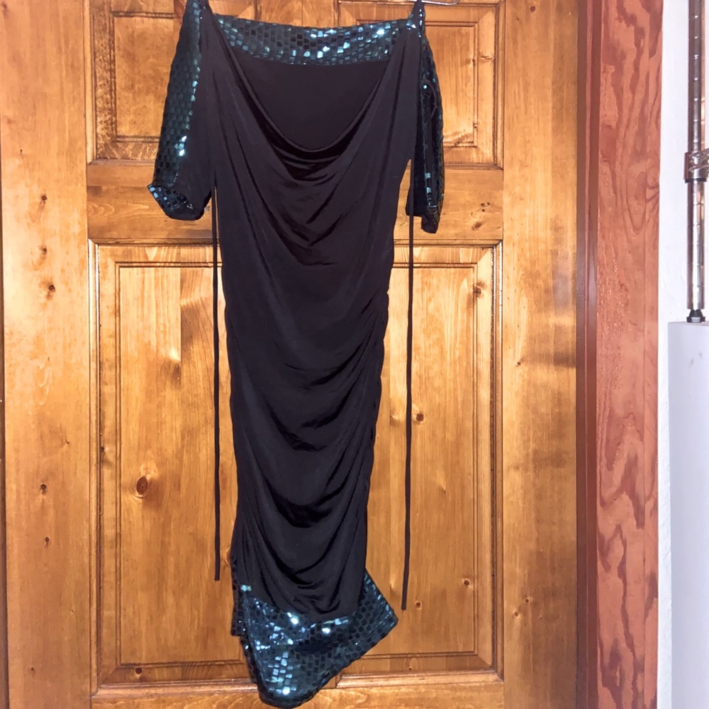 Sequin part dress.